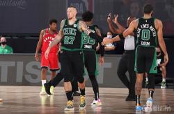 爱游戏官方-猛龙主场战胜人，东部半决赛系列赛持平