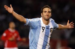 爱游戏在线-法老降临亚平宁，萨拉赫独舞撕裂那不勒斯，埃及荣耀照亮欧冠之夜