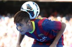 爱游戏体育官网-欧文压力下完成爆发，开拓者险胜辽宁队