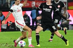 爱游戏-法兰克福队攻入制胜球，赢得比赛