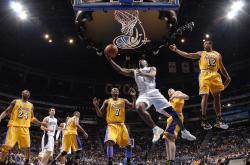 爱游戏官方入口-铁血防线锁死强敌，拉什福德一剑封喉—英格兰用团队与个人光芒照亮胜利之路