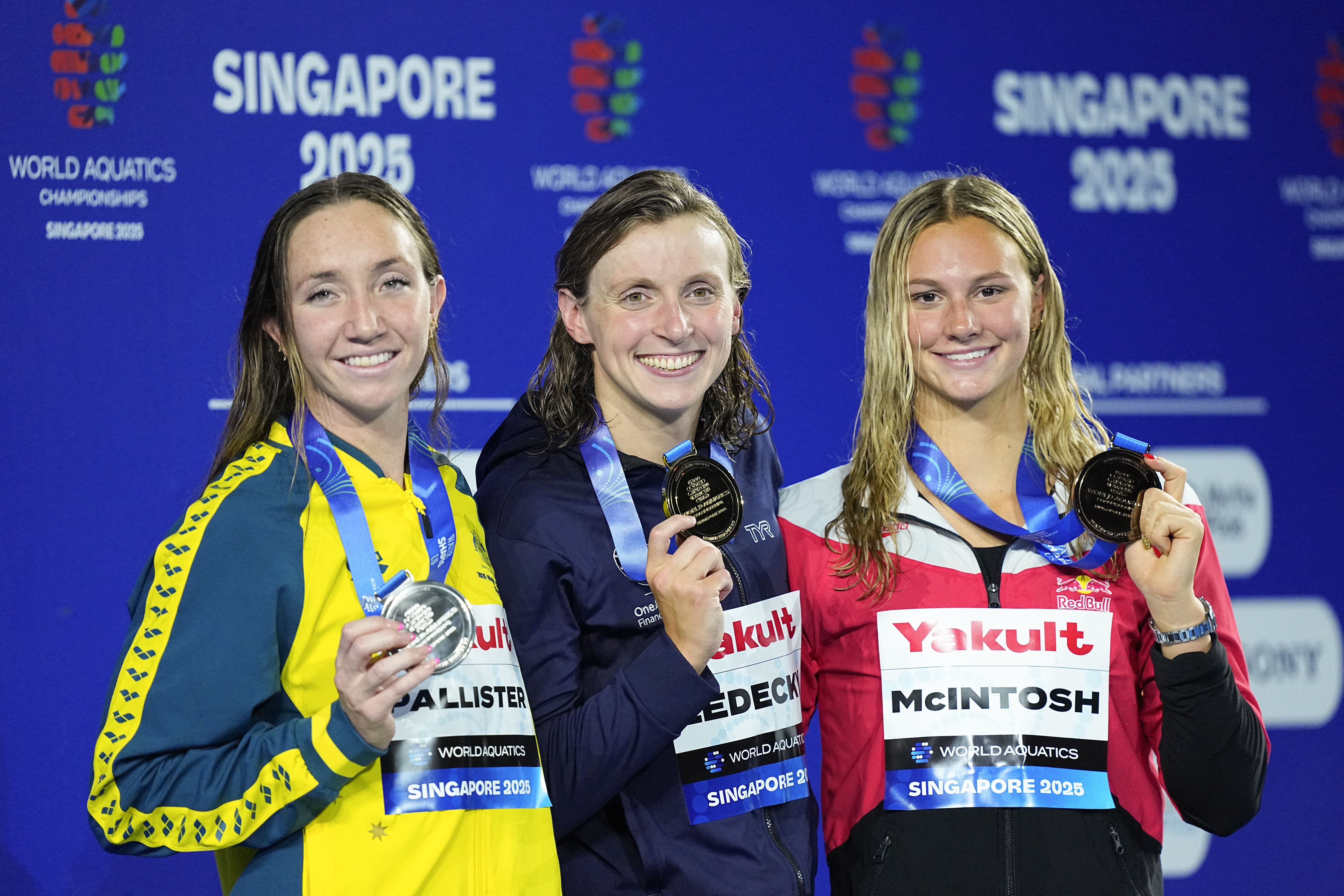 游泳比赛：澳大利亚选手以微弱优势夺冠的简单介绍