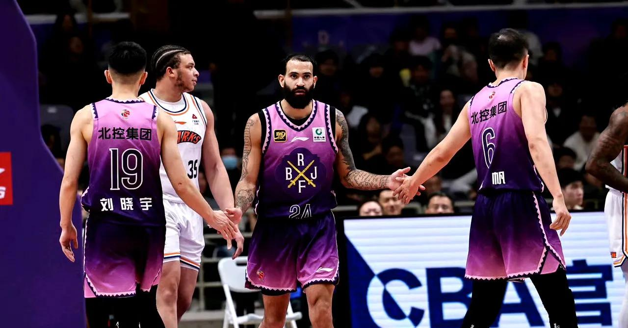 关于上海男篮凭借团队合作力夺得关键胜利的信息 关于上海男篮凭借团队合作力夺得关键胜利的信息