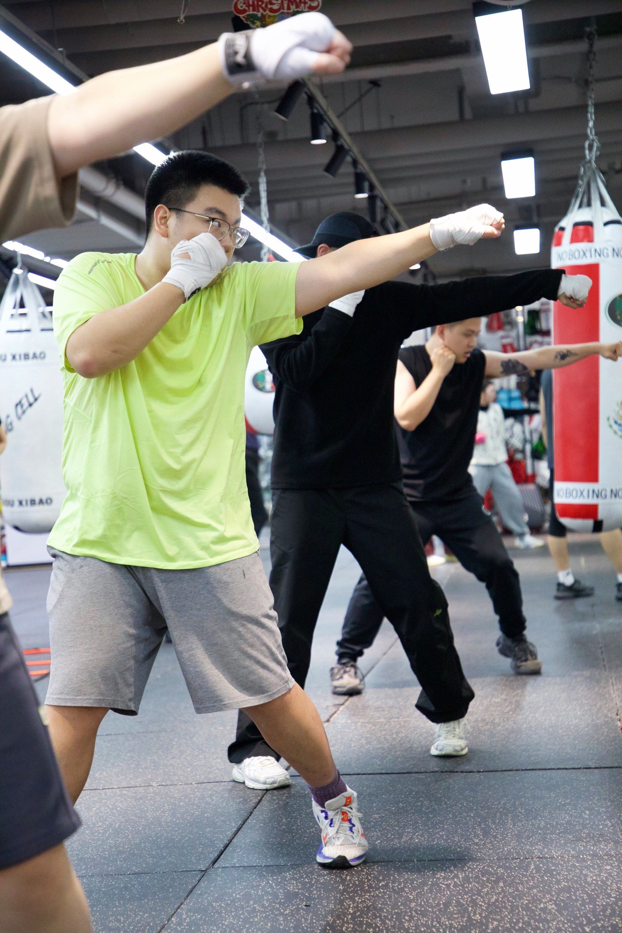 热血搏击，拳击选手一击制胜夺冠