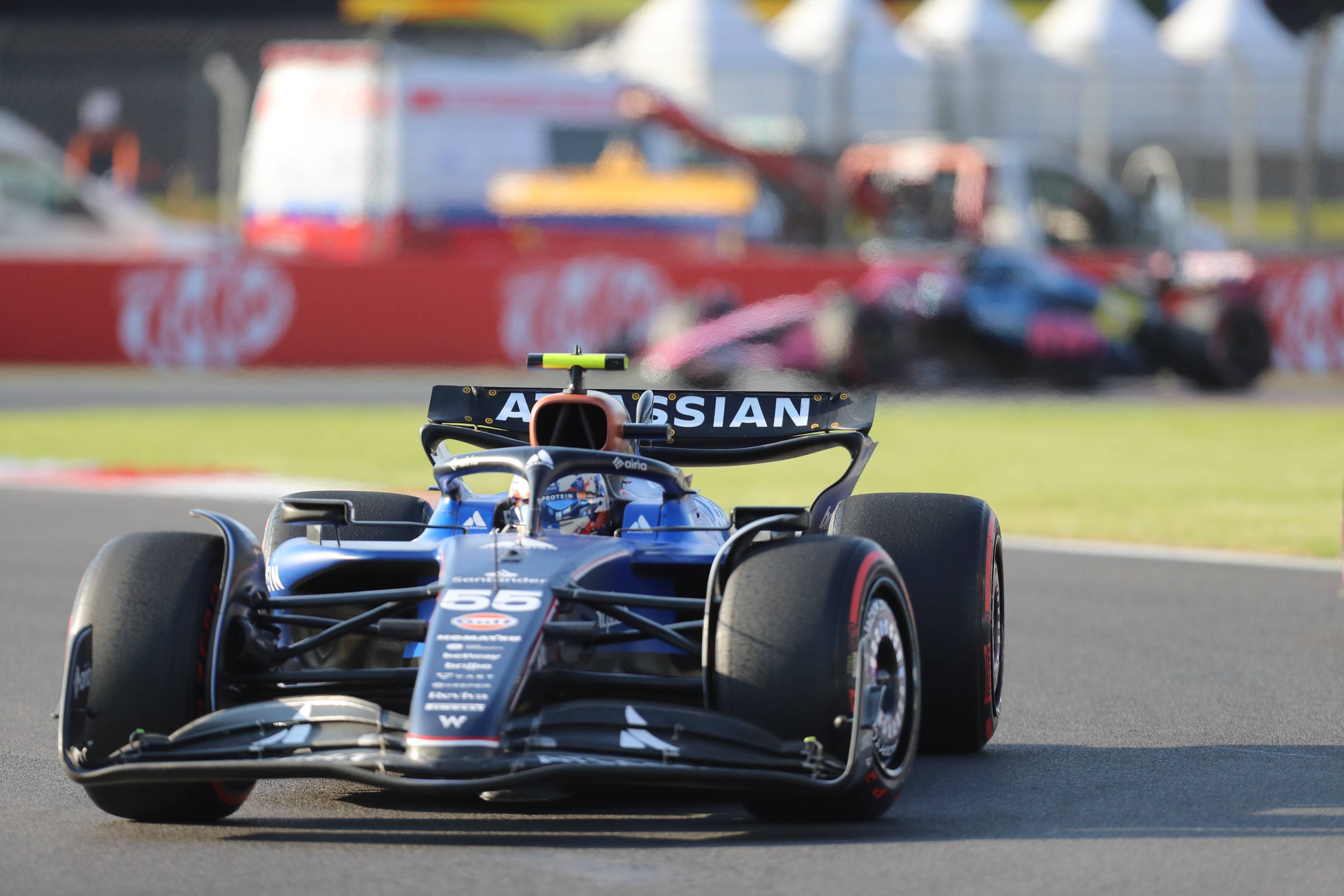 法拉利横扫迈凯伦，塞恩斯关键制胜