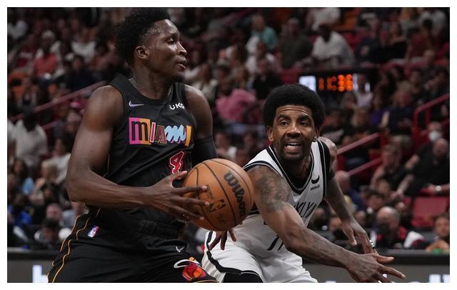 尼克斯翻盘篮网B队，麦科勒姆送出助攻