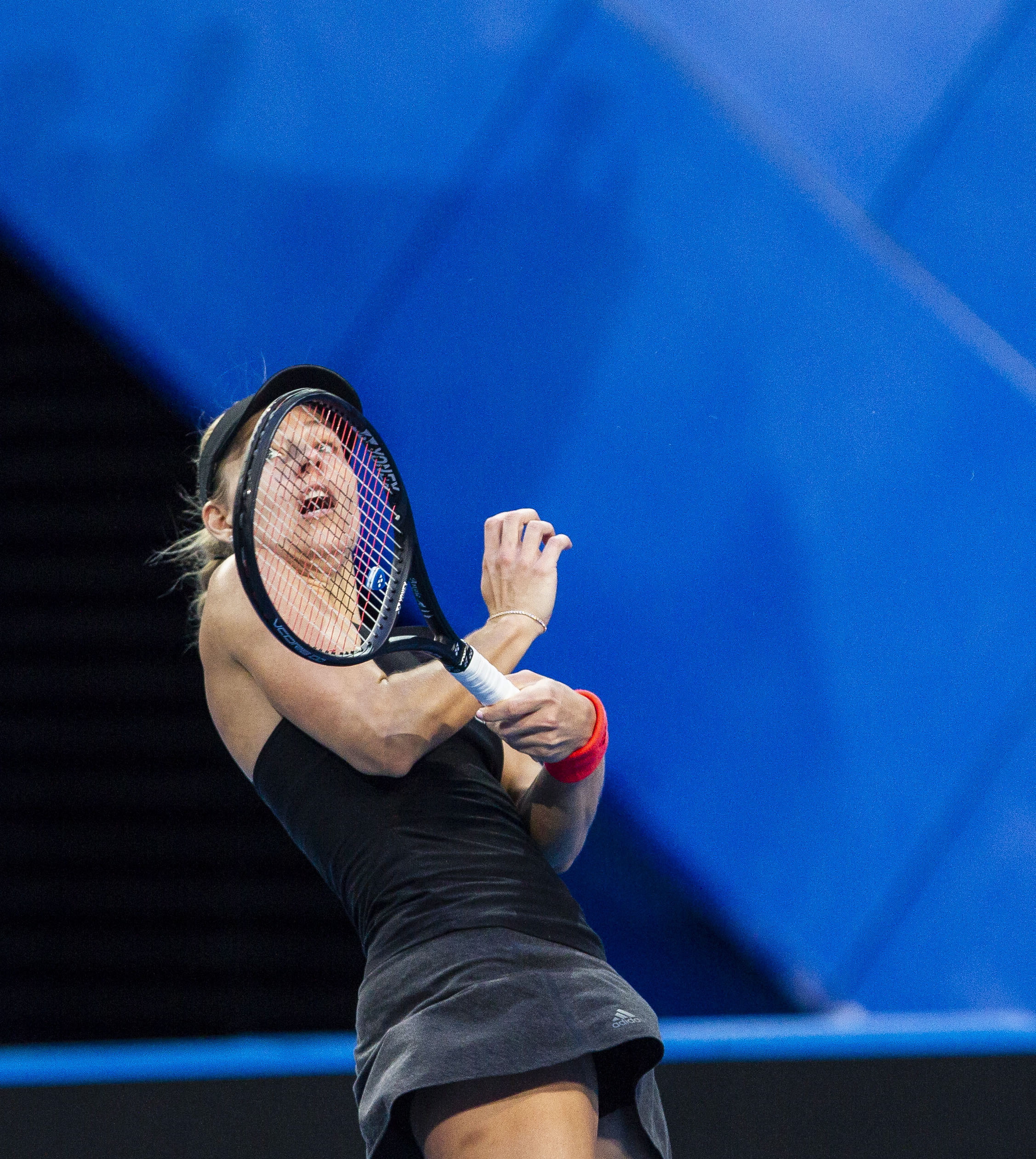 包含意大利网球队力克欧洲网球队，费德勒三分雨点燃全场的词条