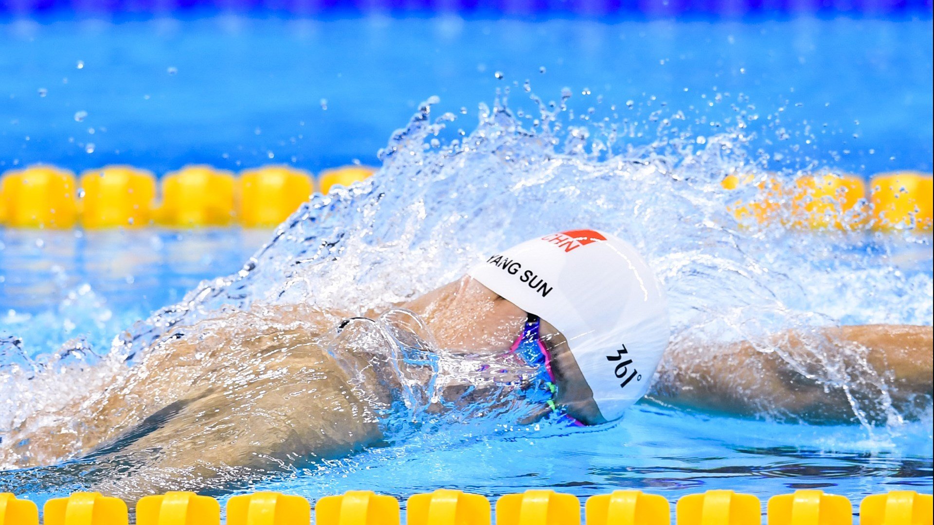 拉亚神扑定乾坤，拉齐奥主场粉碎波兰军团